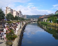 J北海道大雪山黑岳纜車函館百萬夜景洞爺湖花火節三大蟹和牛水酒無限暢飲賞楓6天VZ711