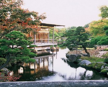 J日本旅遊達人必訪~山陰山陽沙丘絕景&超萌企鵝&柯南故鄉溫泉5天JX8659(台中出發)