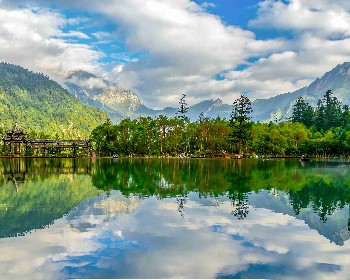 【國航假期】人間仙境~~九色甘南秘境、官鵝溝、最美藏地紮尕那、九曲黃河第一灣、東方小瑞士郎木寺、麥積山石窟8+1天