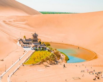 大漠丹霞·莫高窟、鳴沙山月牙泉、嘉峪關、七彩丹霞8天
