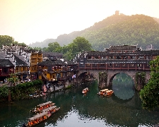 張家界國家森林公園、天門山、寶峰湖、鳳凰古城、6日遊