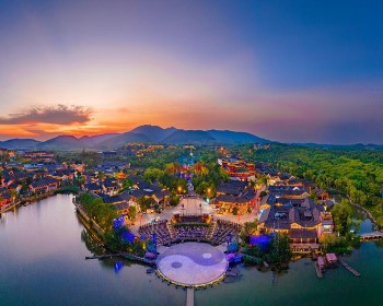 華韶如夢 詩畫江南6天枕水烏鎮、東方鹽湖城、黃浦江遊船、滴水湖洲際酒店