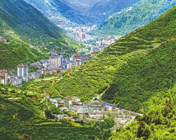 秘境香格里拉~四姑娘山、稻城亞丁、新都橋海螺溝、馬爾康13天