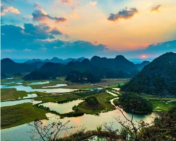昆大麗 瀘沽湖 東川紅土地普者黑 元陽梯田 羅平油菜花15天