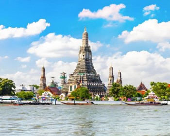 邂逅長頸鹿・穿越古城！與長頸鹿拍照、天生一對柴瓦塔那蘭寺、泰服體驗、半自由行6天(4人成行)