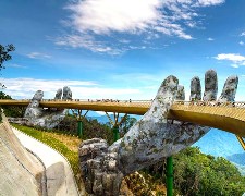  峴在報名~巴拿山佛手橋、會安、峴港雙遊船、迦南島竹籃船5日~(全程四星)