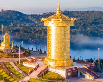 2026/02/18【新春賀喜~雙城記】大叻轉經輪泥雕公園休閒+芽莊海島5日-台中出發